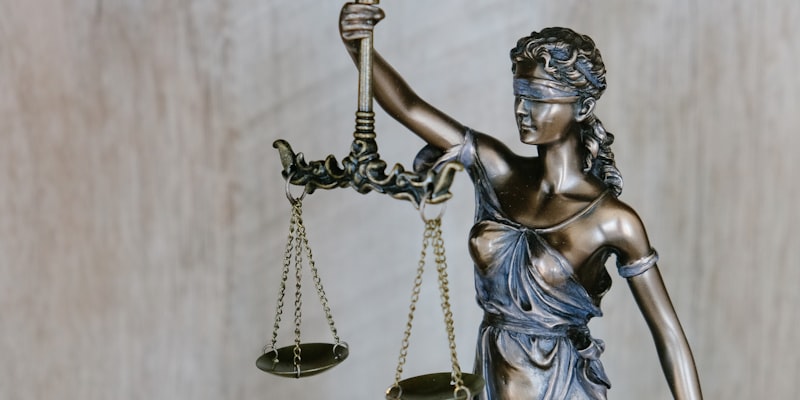 国际监管会议现场，多位代表正在讨论数字彩票的安全合规标准
